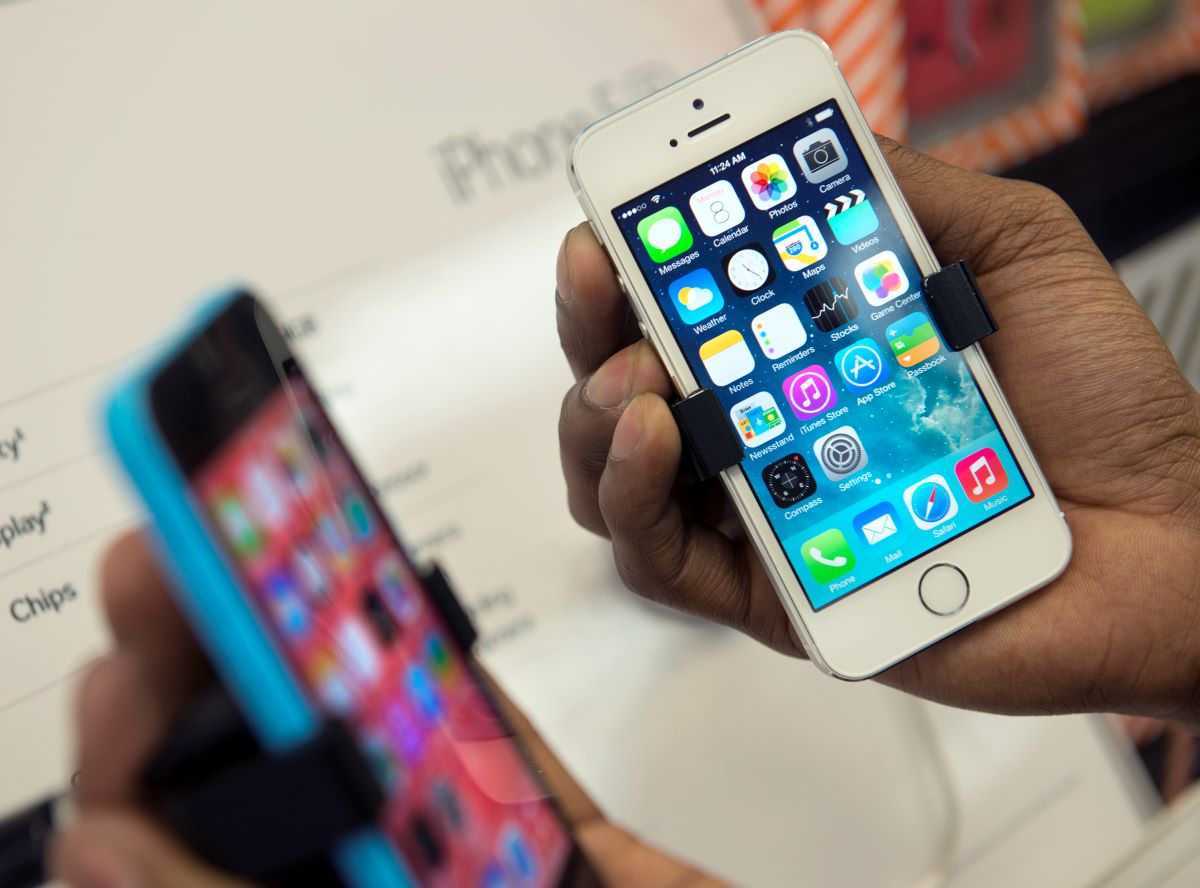 WhatsApp dejará de funcionar en los iPhone de Apple en octubre: lista completa